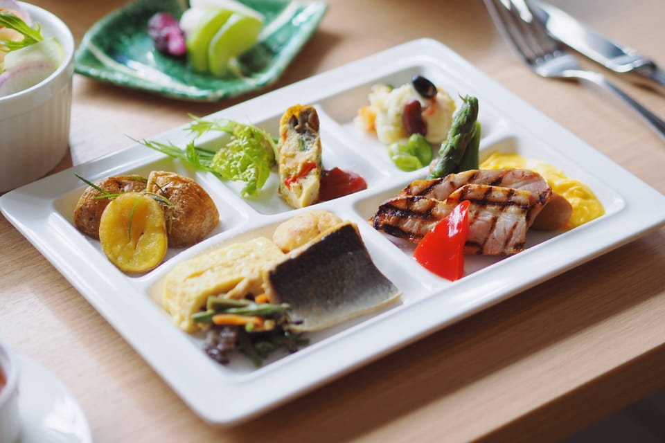Daily buffet breakfast for a fee