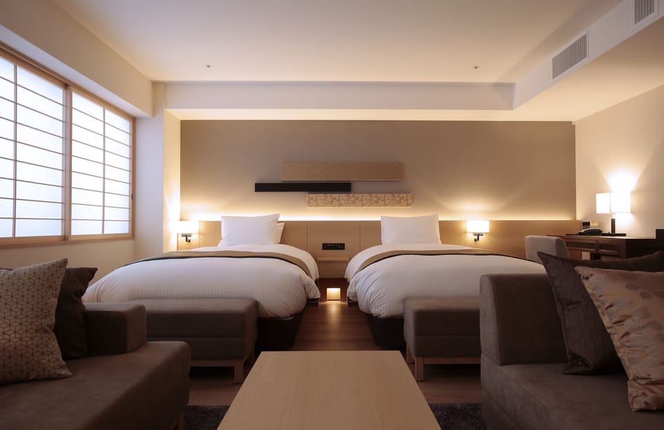 Junior Suite room with Free access to Lounge, Non-smoking | Premium bedding, down comforters, in-room safe, desk