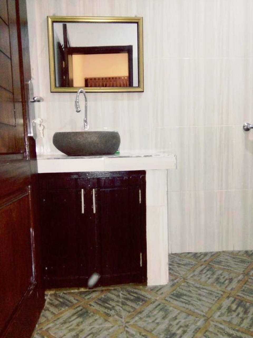 Deluxe Bungalow, 1 Queen Bed, Garden View | Bathroom sink