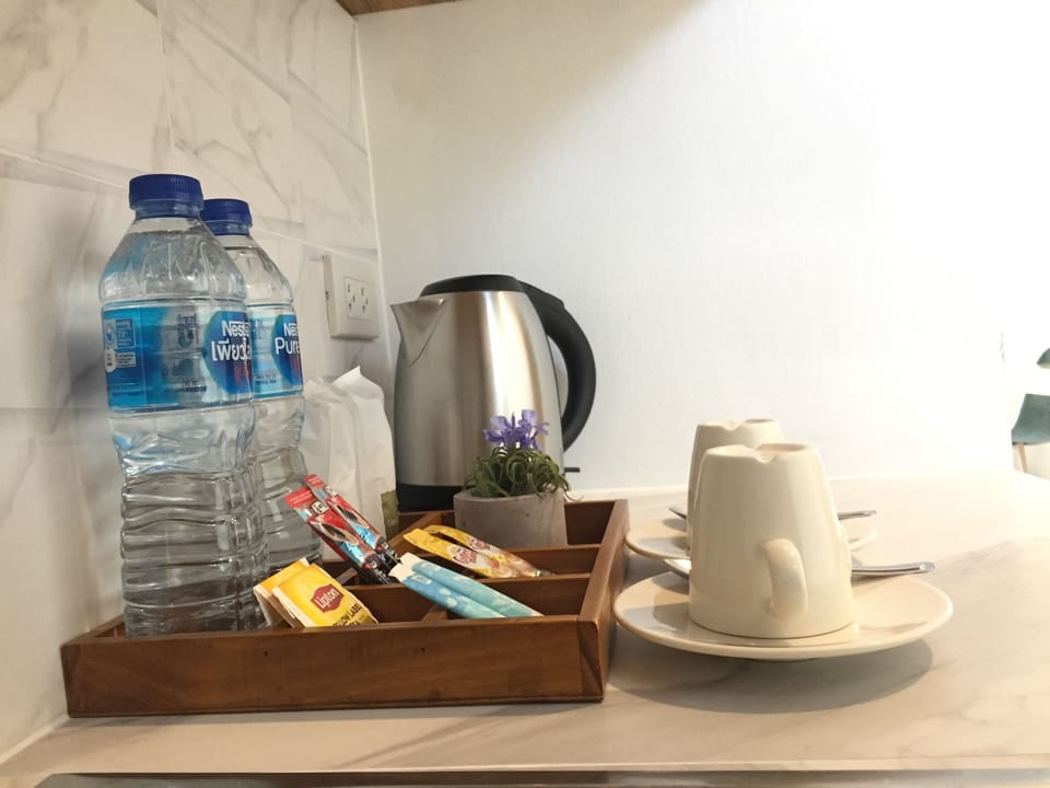 Superior Studio Suite, 1 King Bed | Coffee and/or coffee maker