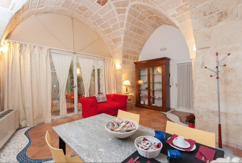 Comfort Suite, 1 Bedroom, Non Smoking, Kitchen | Living area | Flat-screen TV