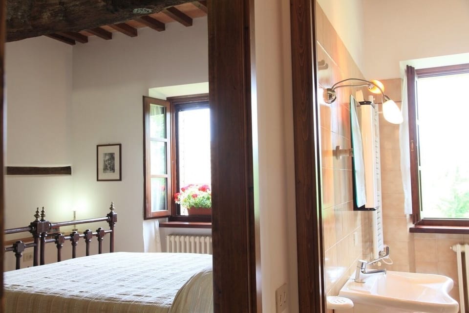 Comfort Apartment, Garden View | Iron/ironing board, free cribs/infant beds, free WiFi, bed sheets