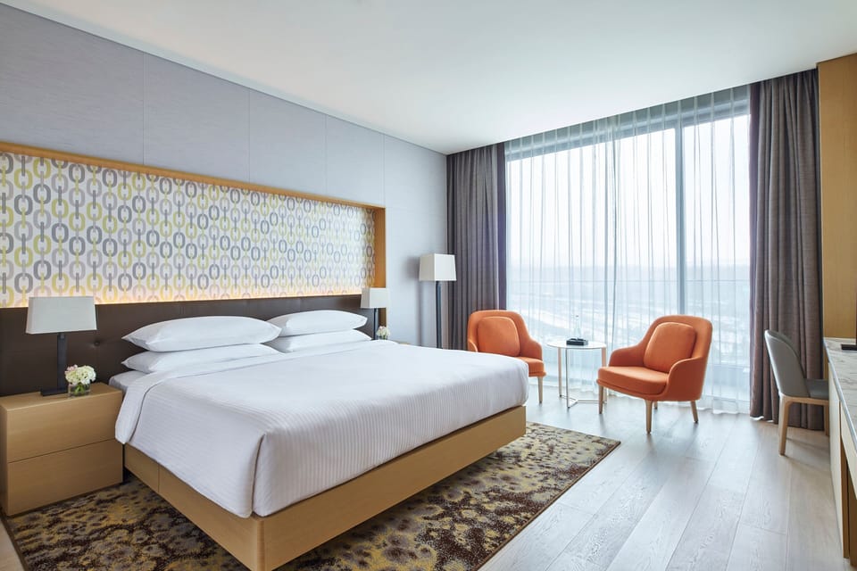 Premier King Room (Free Pool and Theme Park BIG3 Access & Free Minibar) | Premium bedding, free minibar, in-room safe, desk