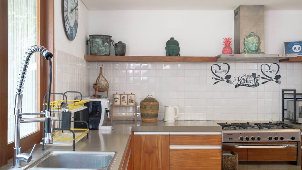 Family Villa | Private kitchen | Fridge, microwave, oven, stovetop
