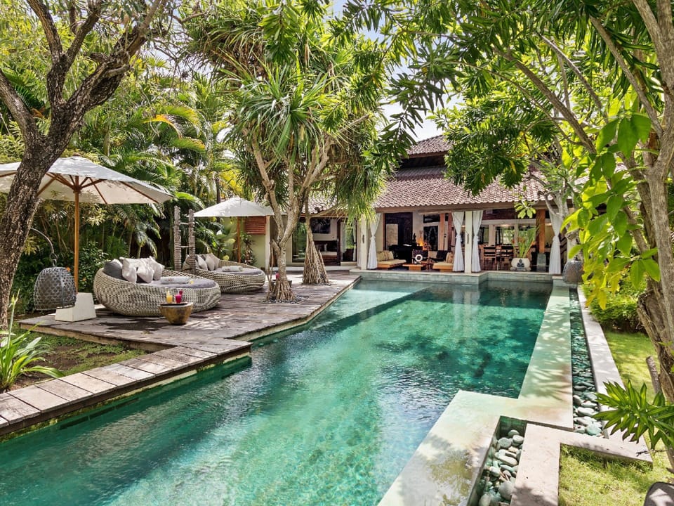 Family Villa | 3 bedrooms, in-room safe, desk, iron/ironing board