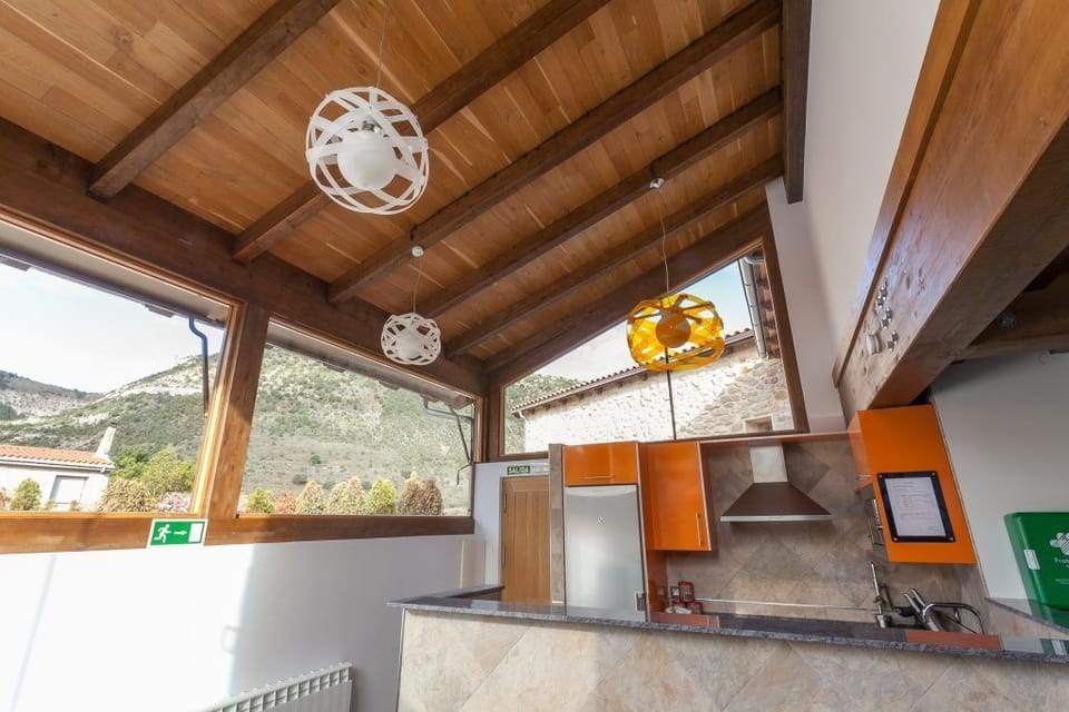 House, 3 Bedrooms (Duplex) | Private kitchen | Full-size fridge, microwave, oven, stovetop