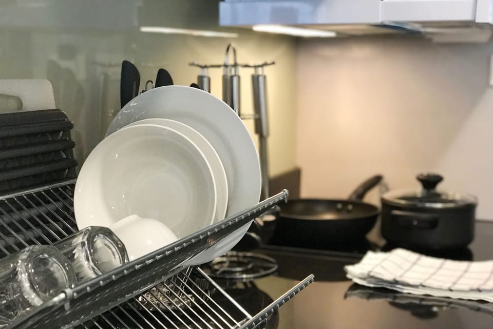 Studio | Private kitchenette | Fridge, microwave, stovetop, coffee/tea maker