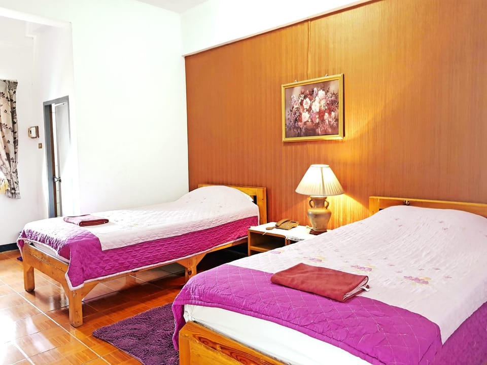 Minibar, desk, free WiFi