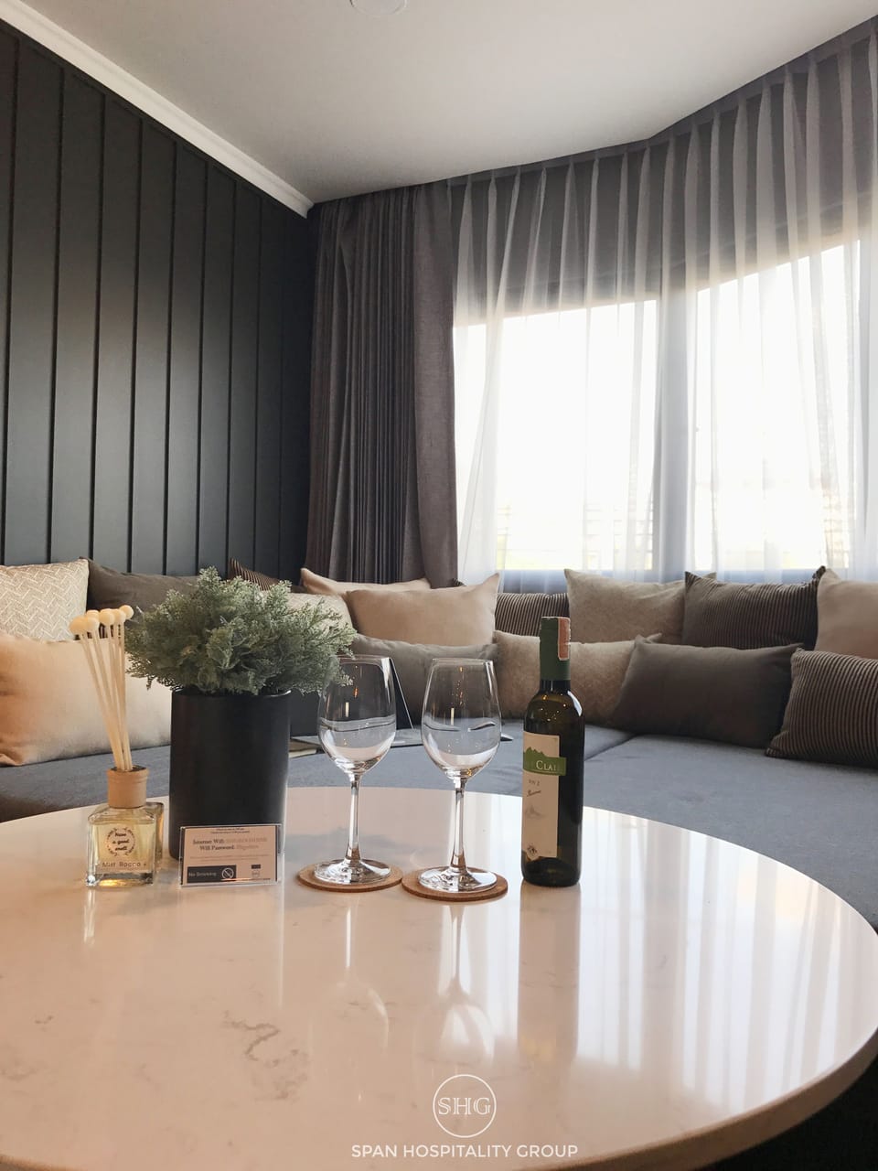 Studio | Living area | 43-inch flat-screen TV with cable channels, TV