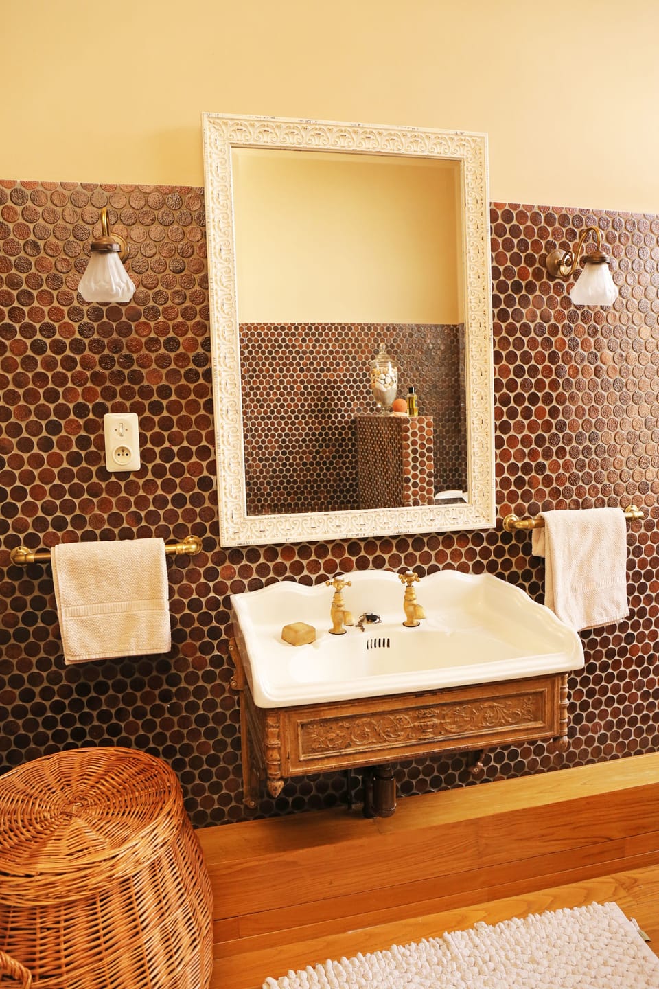 Grand House, 5 Bedrooms, Garden View | Bathroom sink