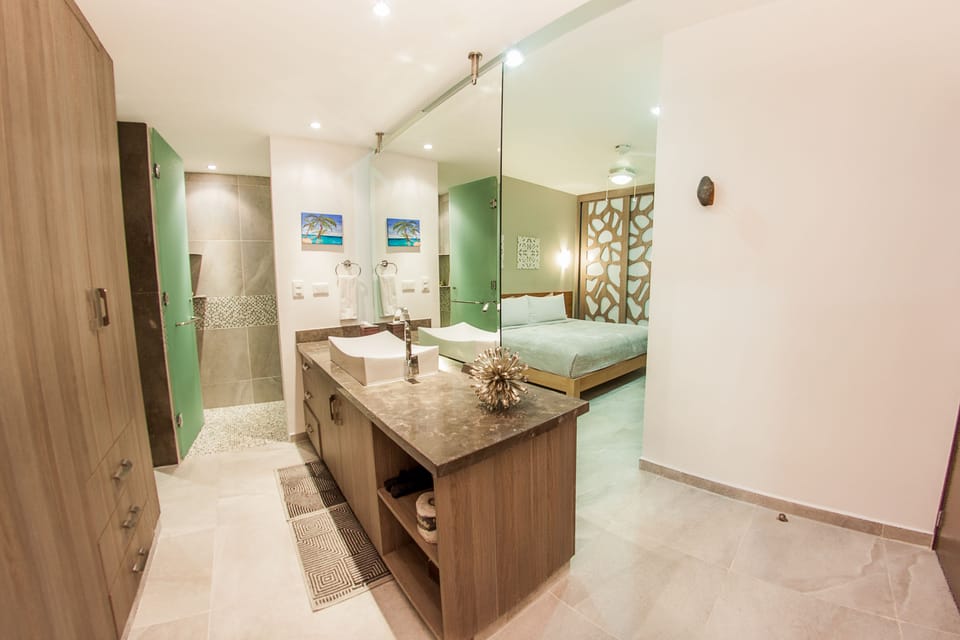 Exclusive House, 1 Bedroom, Non Smoking | Bathroom | Shower, free toiletries, hair dryer, towels