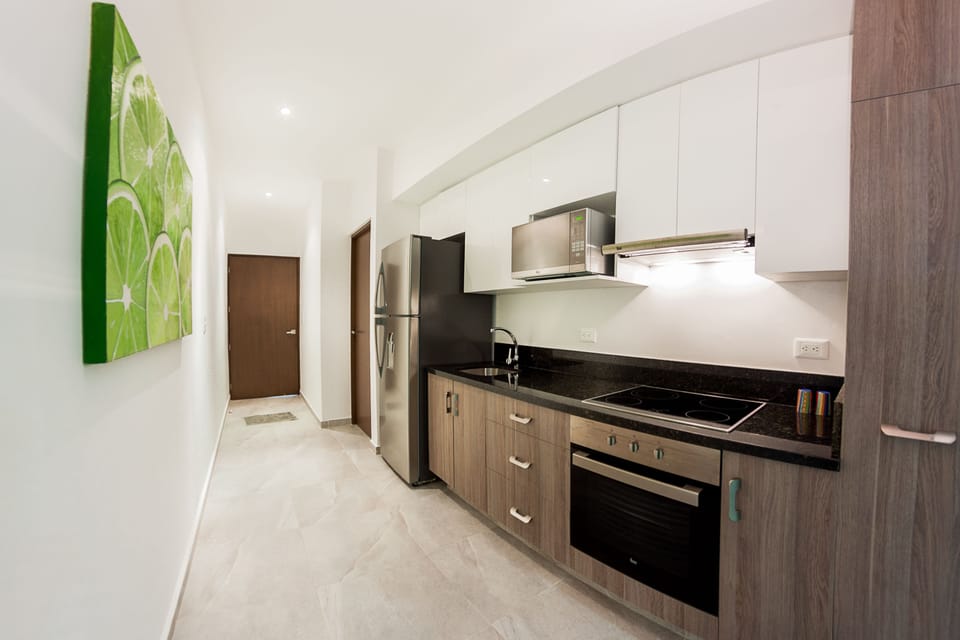 Exclusive House, 1 Bedroom, Non Smoking | Private kitchen | Fridge, microwave, oven, stovetop
