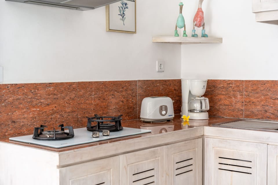 Family Villa | Private kitchen | Fridge, stovetop, dishwasher, coffee/tea maker