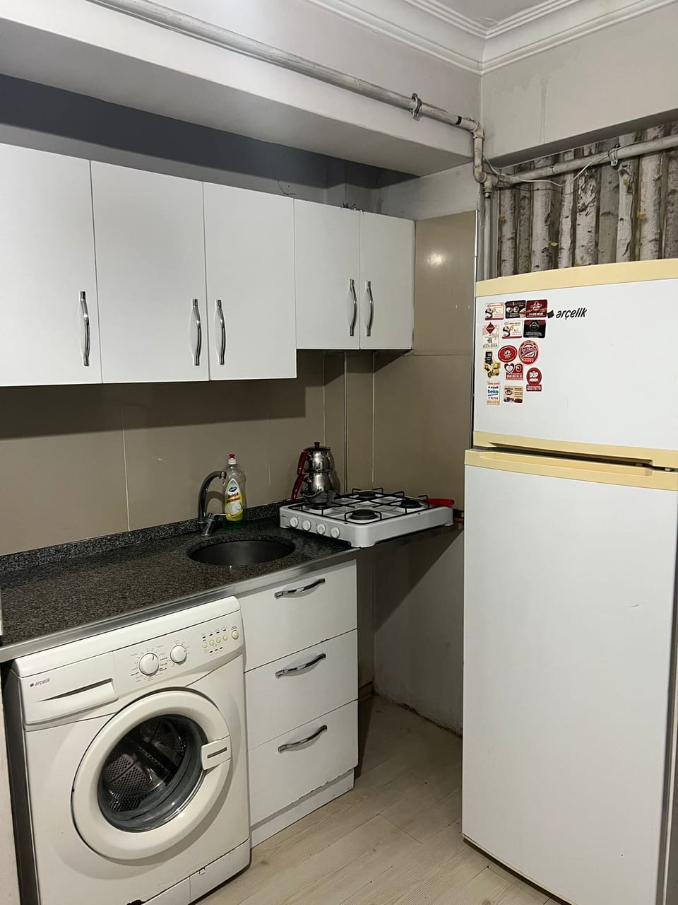 Economy Room, 1 Bedroom | Private kitchen | Fridge, stovetop