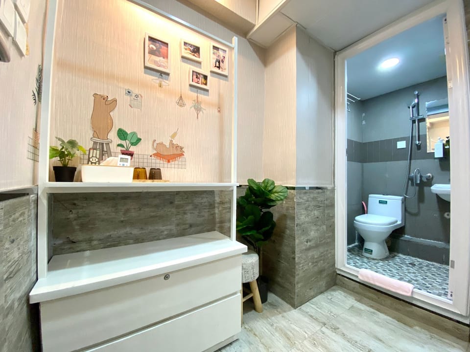 Teddy Bear Room | Individually decorated, individually furnished, soundproofing