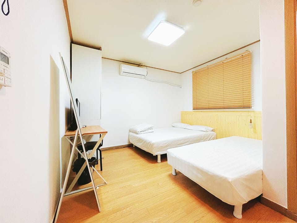 Triple Room | Desk, laptop workspace, soundproofing, iron/ironing board