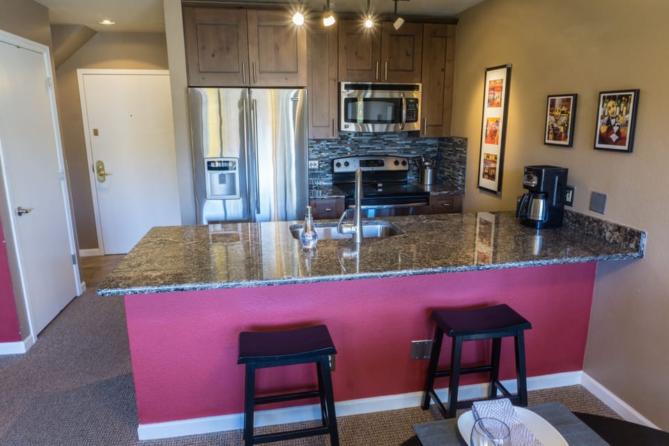 Condo, 1 Bedroom | Private kitchen | Full-size fridge, microwave, oven, stovetop