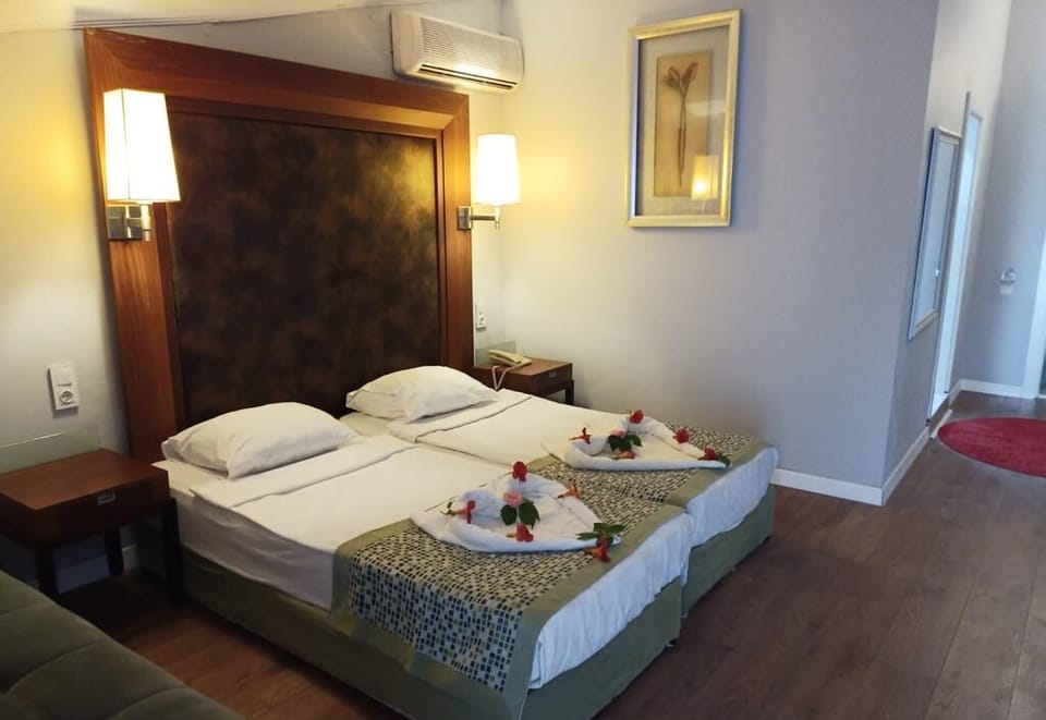 Standard Single Room | Premium bedding, desk, WiFi, bed sheets
