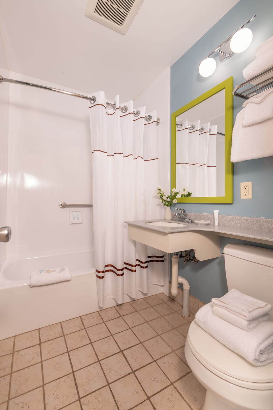 Family Room, 2 Bedrooms | Bathroom | Free toiletries, hair dryer, towels, soap
