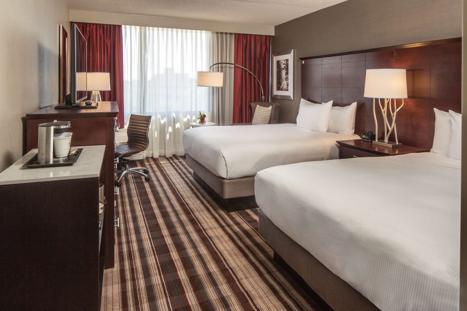 Premium bedding, in-room safe, desk, iron/ironing board