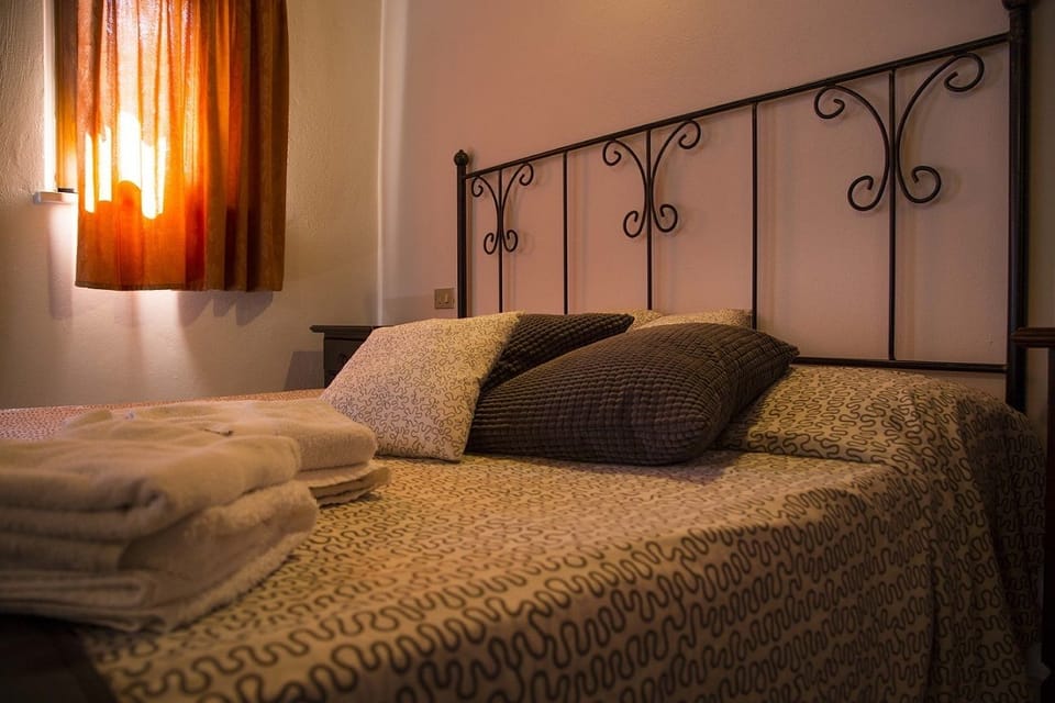 Superior Room | Hypo-allergenic bedding available, cribs (surcharge), bed sheets