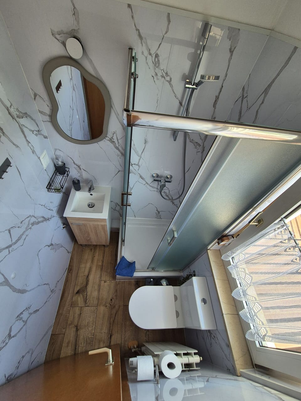 Classic Double Room | Bathroom | Shower, hair dryer, towels, soap
