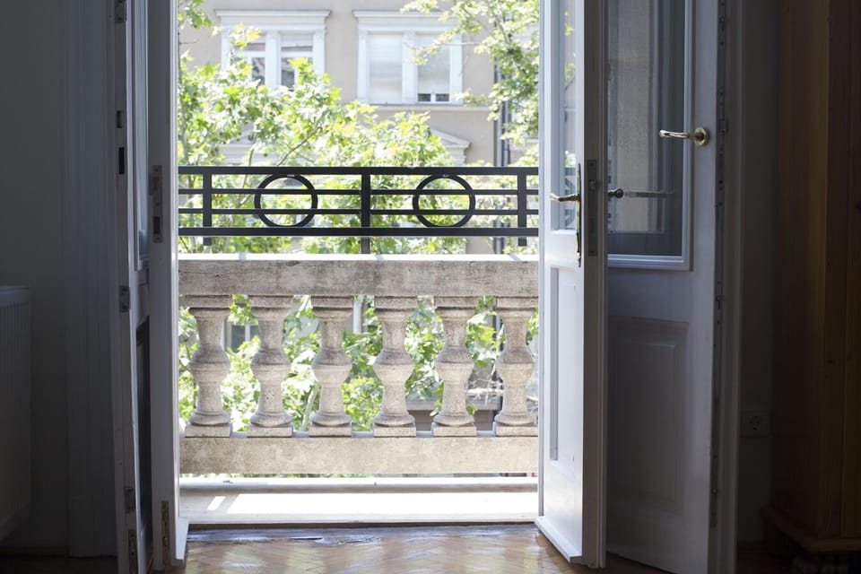 balcony