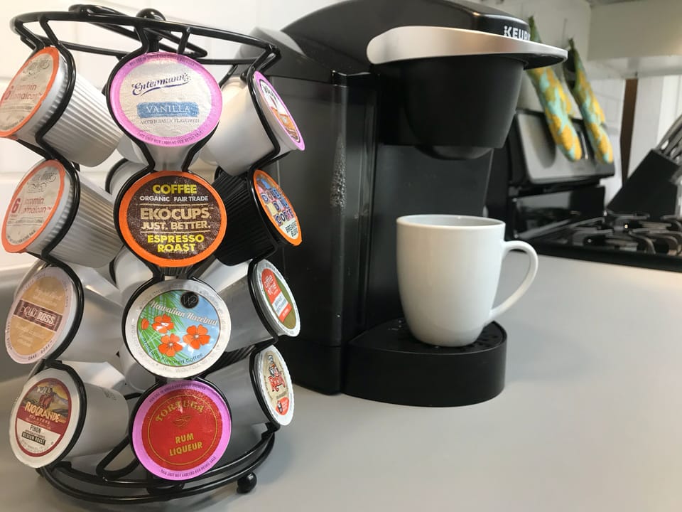 Coffee, tea, hot chocolate and cider to choose from. Mr. coffee machine K-Cup