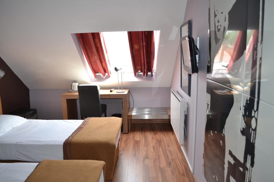 In-room safe, free WiFi, bed sheets