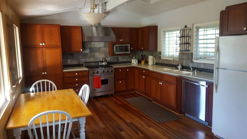 Mango Hale kitchen