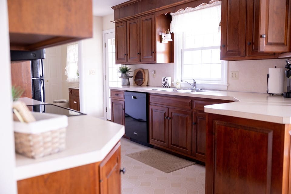Great size kitchen and dining rooms for cooking and enjoying delicious meals. 