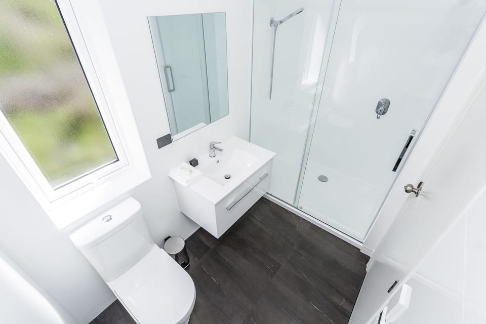 Superior Double Room, 1 Bedroom (Studio Apartment) | Bathroom | Shower, free toiletries, towels