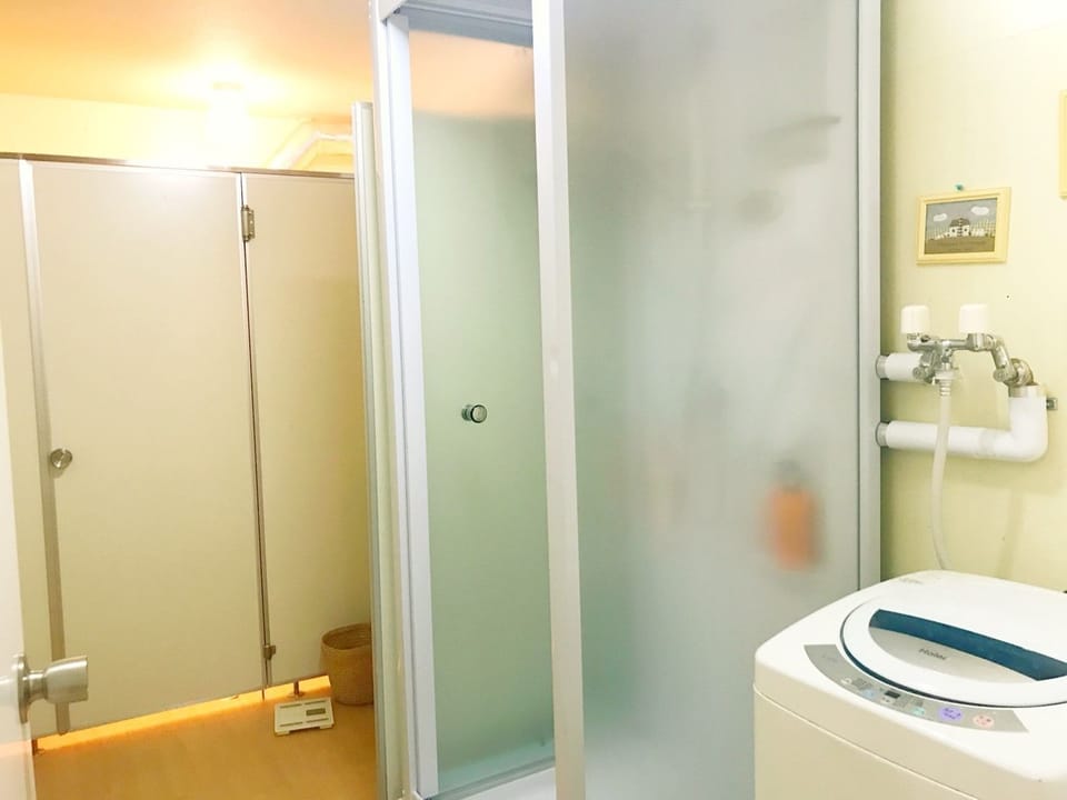 Twin Room, Shared Bathroom | Bathroom | Free toiletries, hair dryer, slippers, towels