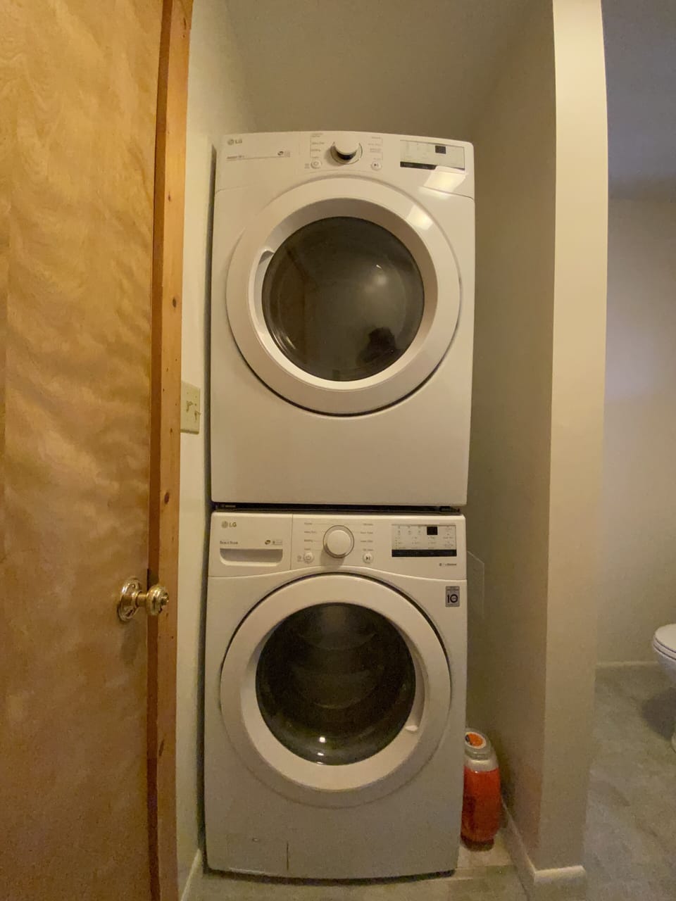 Washer/Dryer in downstairs half bath