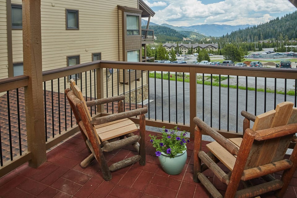 View off of the front deck of the Gallatin Range.
