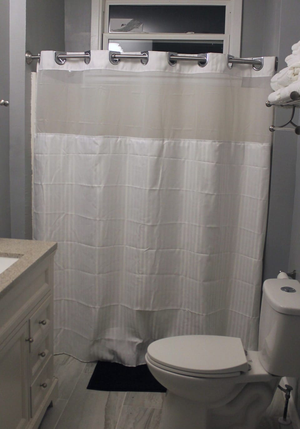 MAIN BATHROOM
