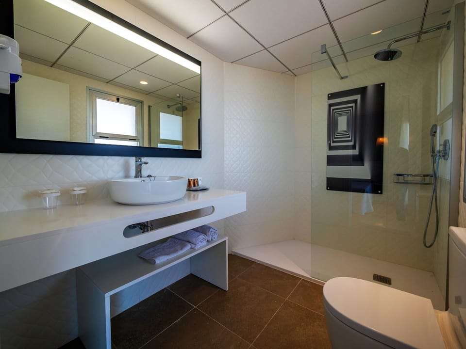 Free toiletries, hair dryer, towels
