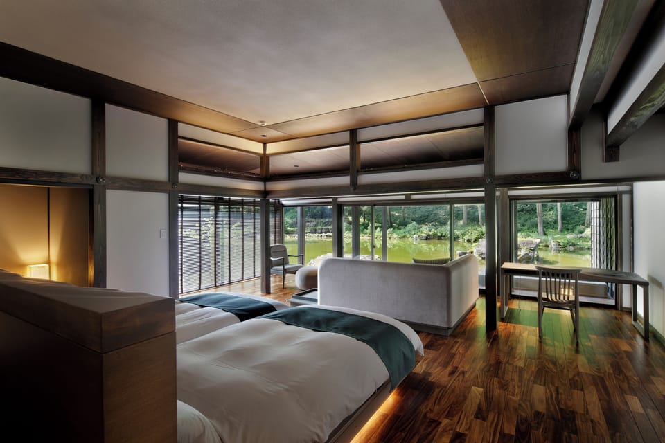 Villa Suite Premium | Down comforters, in-room safe, desk, individually decorated