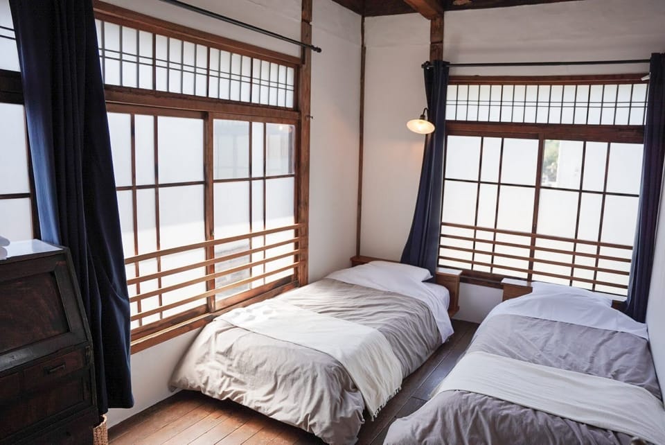Twin room -Hikari-, Non Smoking | WiFi (free), bed sheets