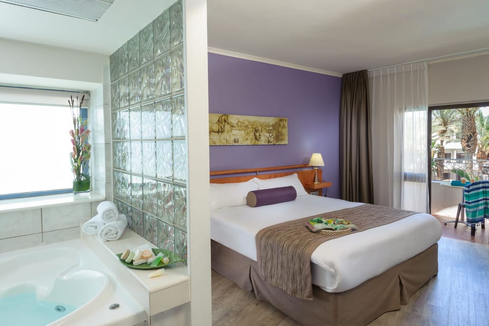 In-room safe, iron/ironing board, free WiFi