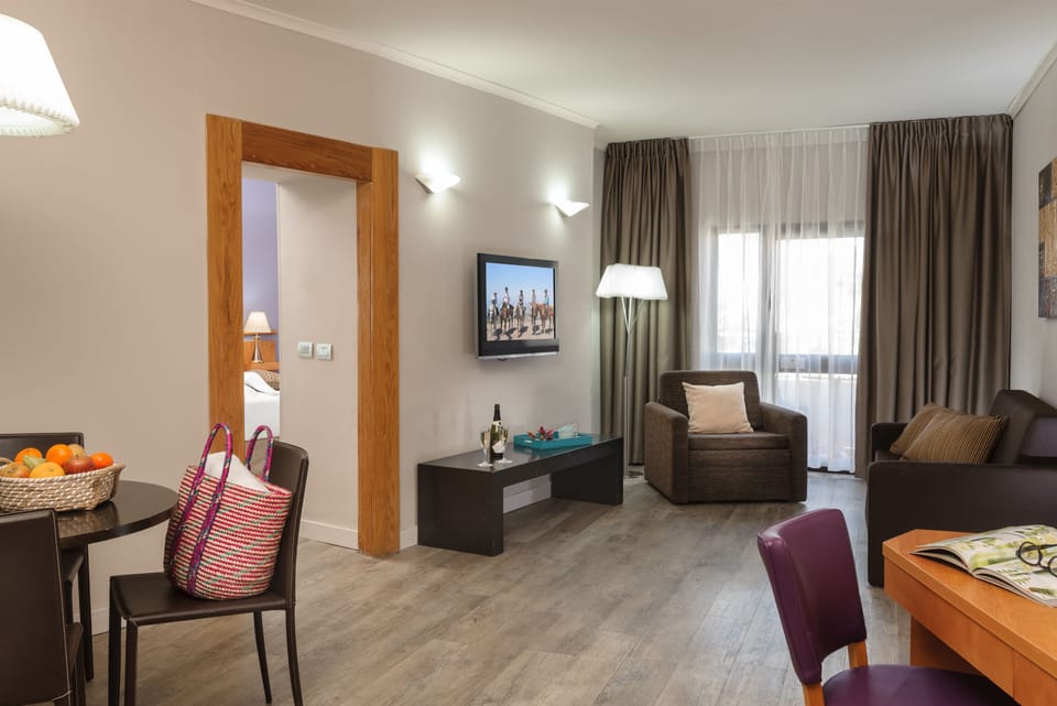 In-room safe, iron/ironing board, free WiFi