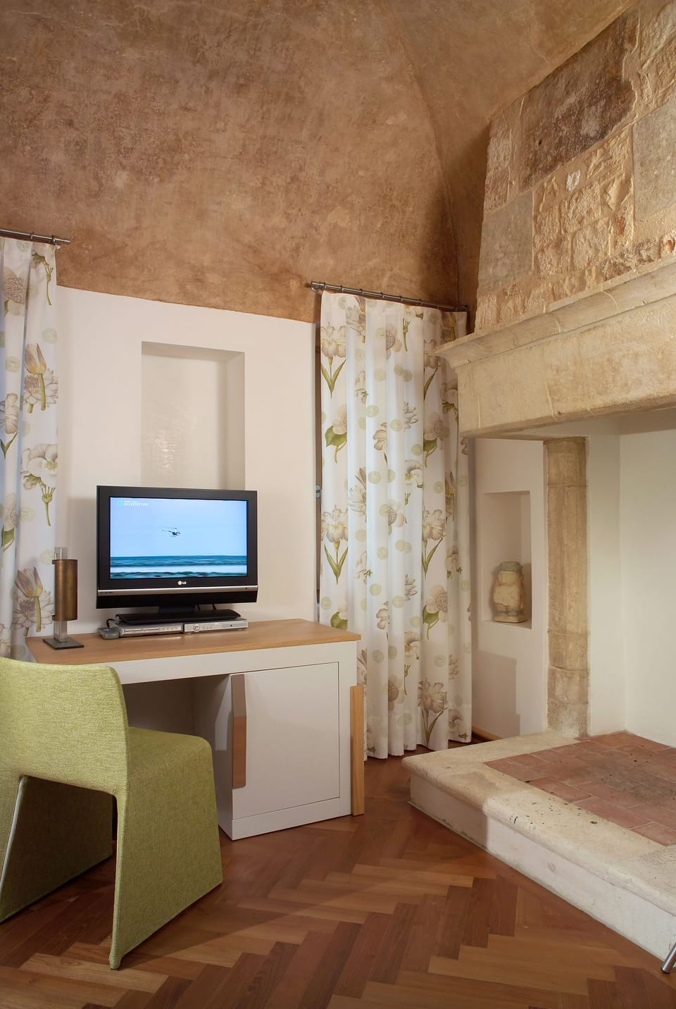 Camera Pensieri | Down comforters, pillowtop beds, minibar, in-room safe