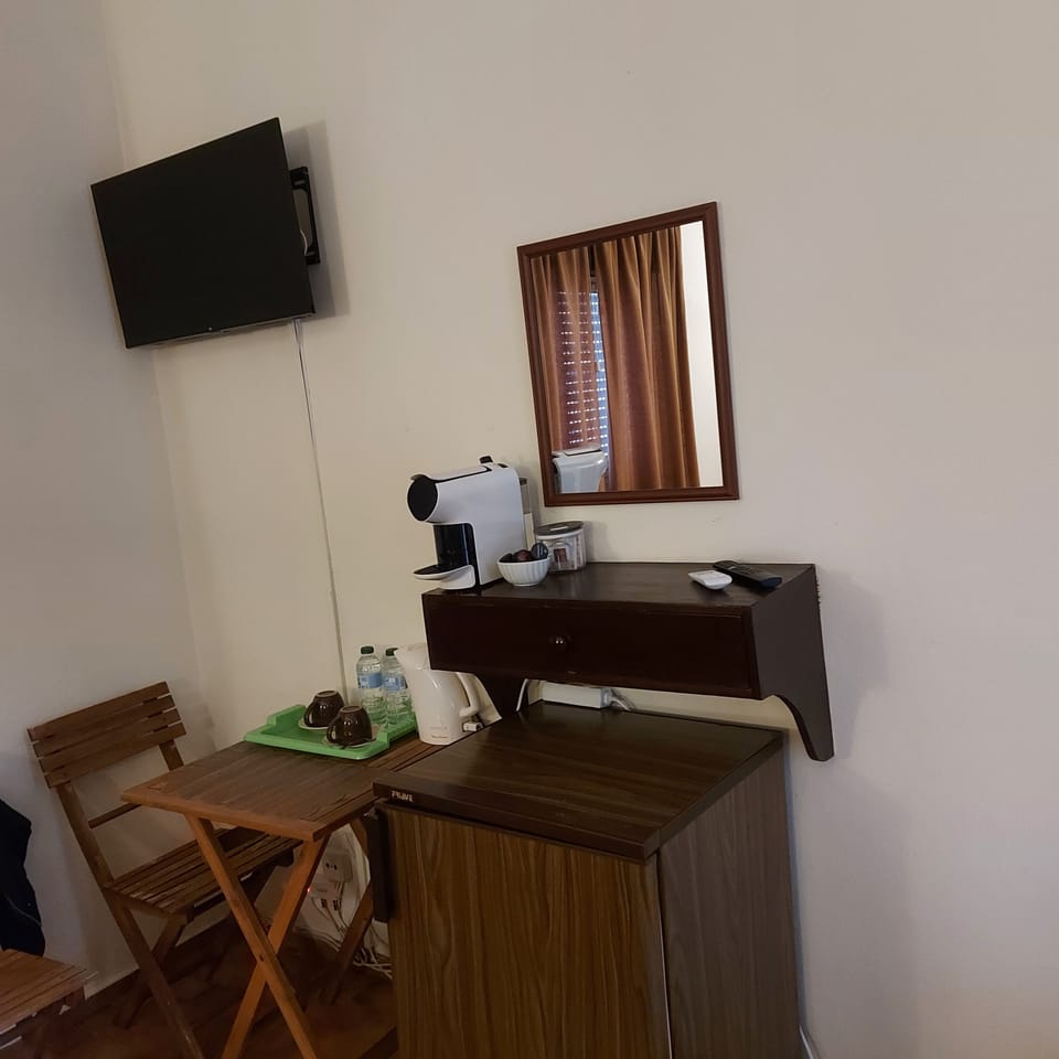 Economy Room | Premium bedding, free WiFi, bed sheets
