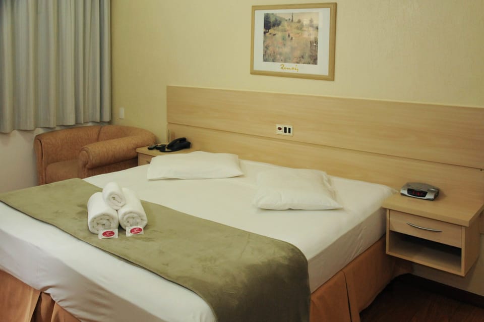 Double Room | Desk, blackout drapes, free WiFi