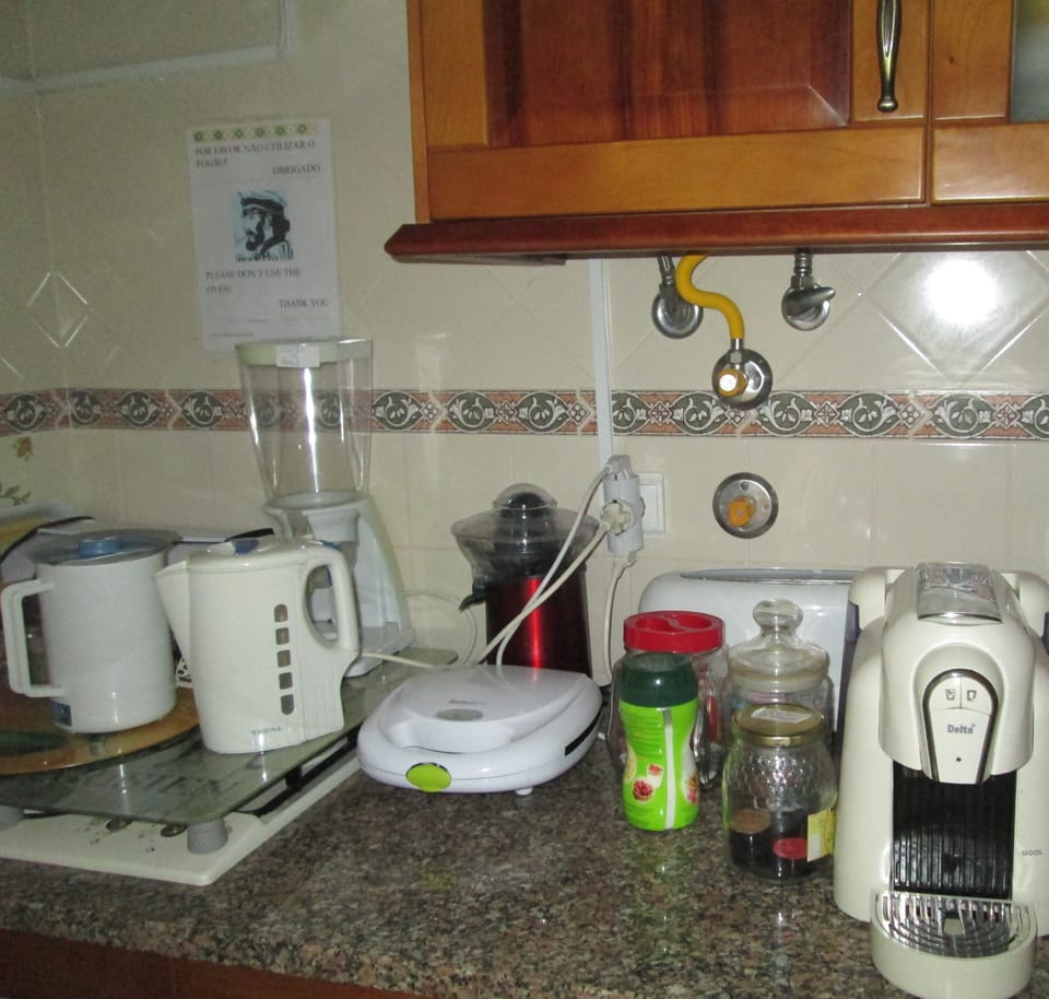 Twin Room, Private Bathroom | Private kitchen | Fridge, microwave, oven, toaster