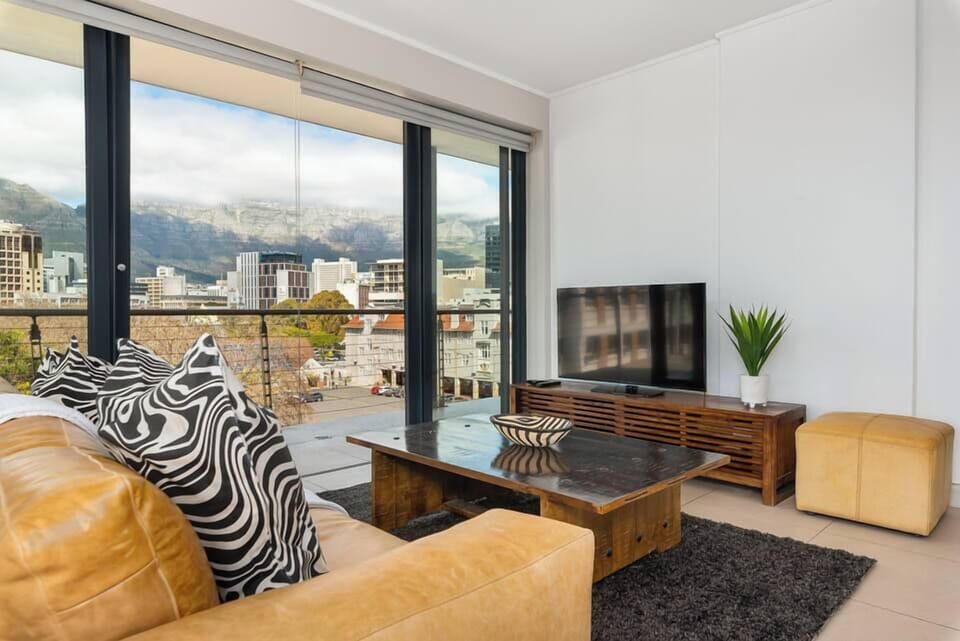 Apartment, 2 Bedrooms, Mountain View | Living area | TV