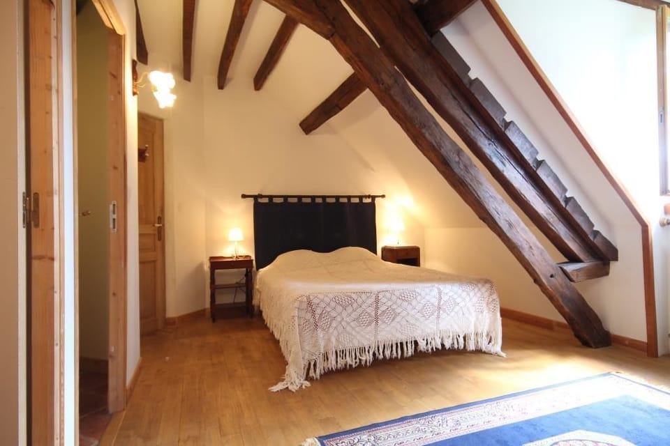Standard Double Room | 1 bedroom, individually decorated, individually furnished, desk