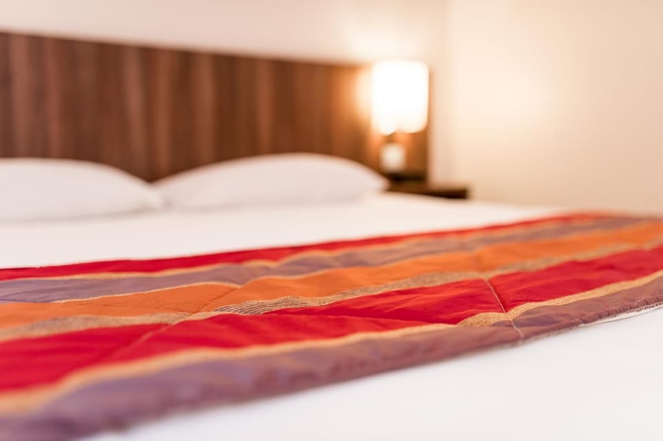 Double Room | Desk, free WiFi, bed sheets