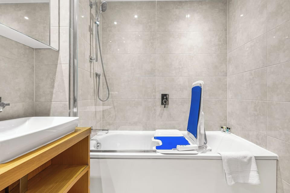 Two Bedroom Apartment in Limehouse Apartment in London