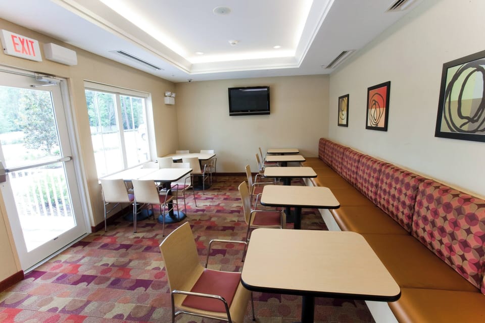 Free continental breakfast